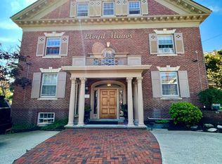 375 Lloyd Ave APT 2B, Providence, RI 02906