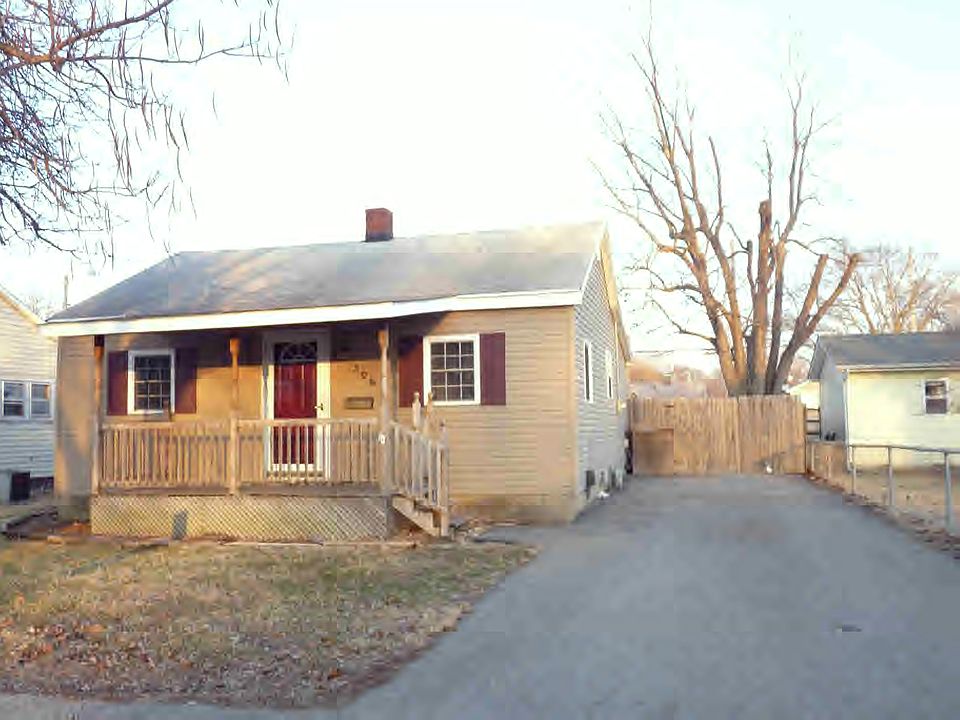 1st image of 306 Brentwood St