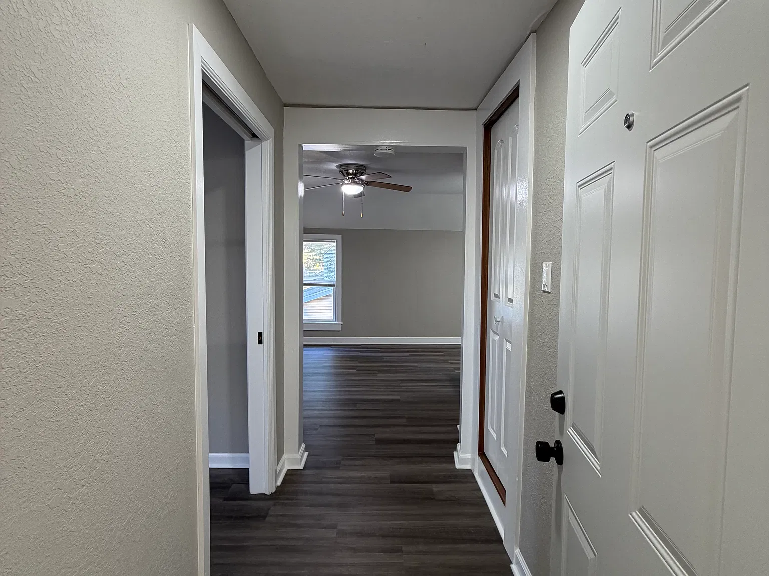 2 bed, 800 sqft, $1,200 — Photo 3