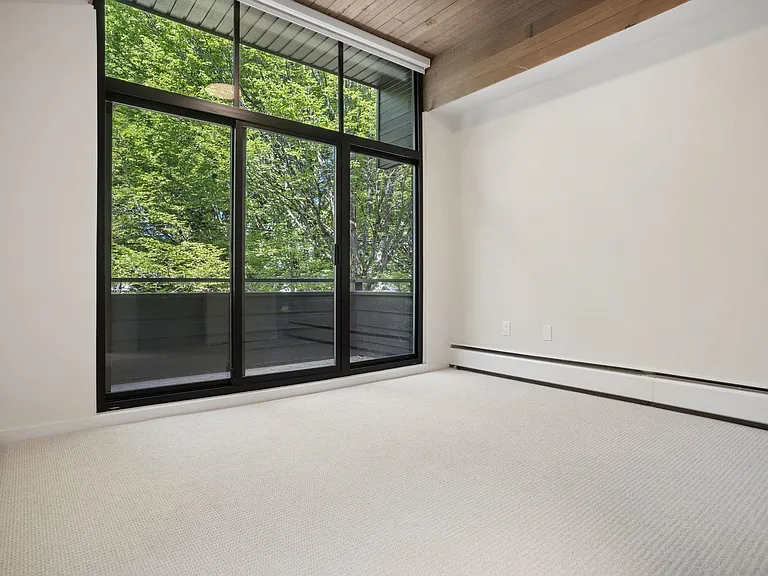 1060 Cypress St — Photo 9