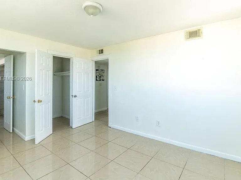 1990 Marseille Dr #402 — Photo 33