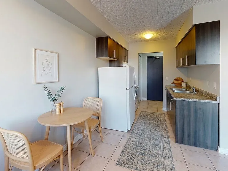 485 Windsor Ave — Photo 3