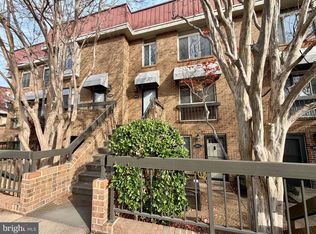 608 15th St S #2, Arlington, VA 22202
