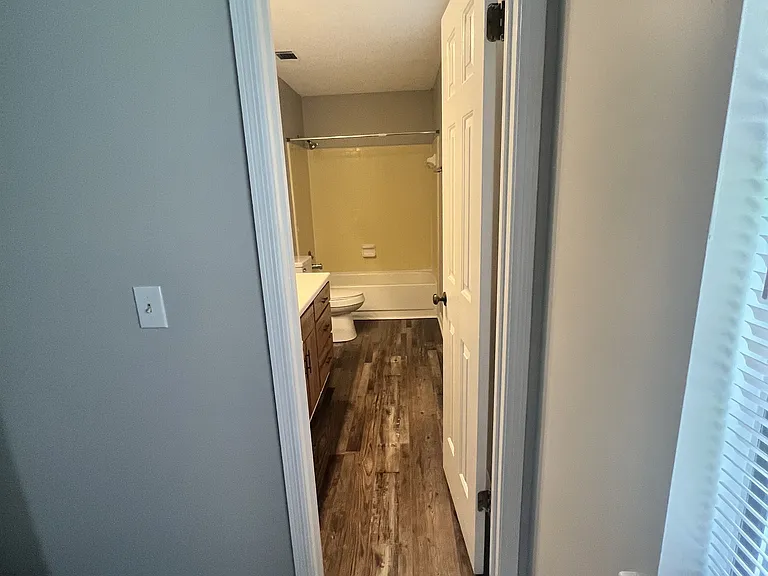 1103 Hickory St — Photo 30