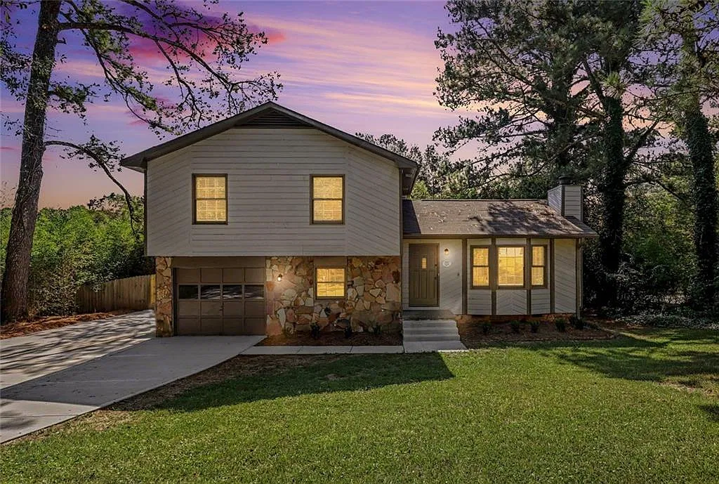 4 bed, 3.0 bath, 1810 sqft, $2,700 — Photo 1