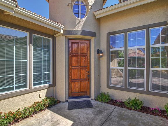 3rd image of 151 Vista Creek Cir