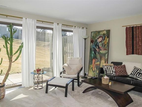 5th image of 794 Peninsula Ct