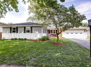 3 Canterbury Ct, Champaign, IL 61821