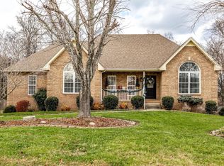 112 Calloway Ln, Hendersonville, TN 37075
