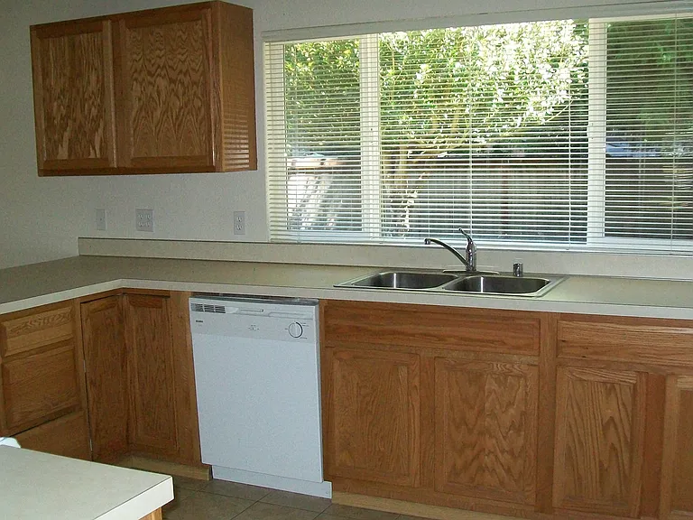 5004 22nd Ave SE — Photo 3