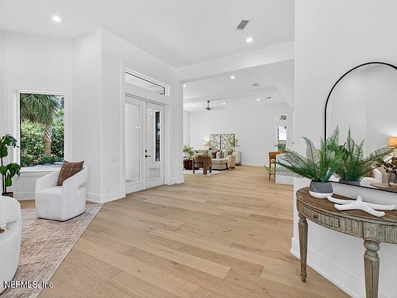 5th image of 6 RIVIERA Place