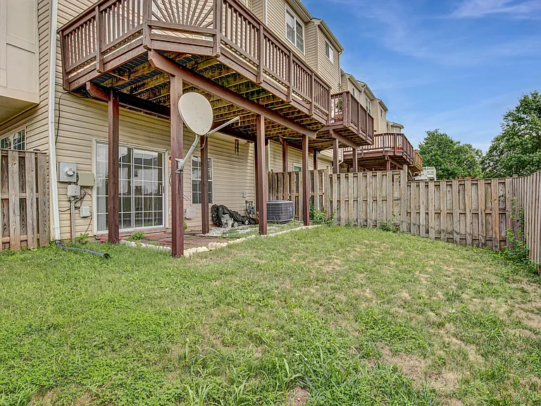 21639 Kings Crossing Ter — Photo 28