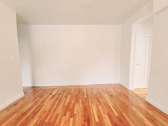 5th image of 910 E 213th St #3W