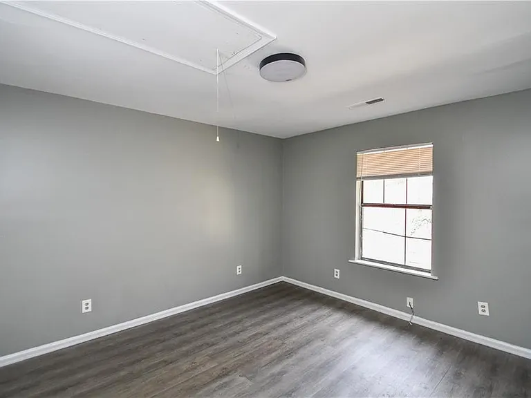 735 Oak Dr — Photo 7