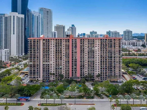 210 174th St APT 2017, Sunny Isles Beach, FL 33160