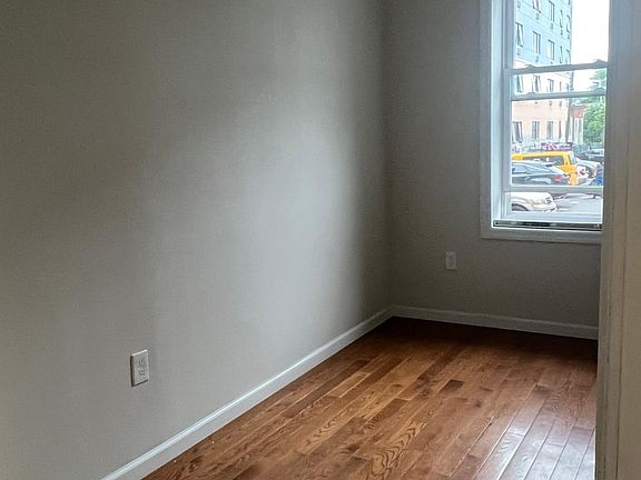 3rd image of 131 S Harrison St APT 1B