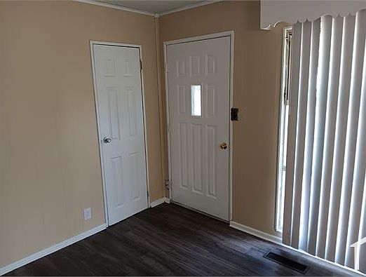 2nd image of 4201 Saylor St