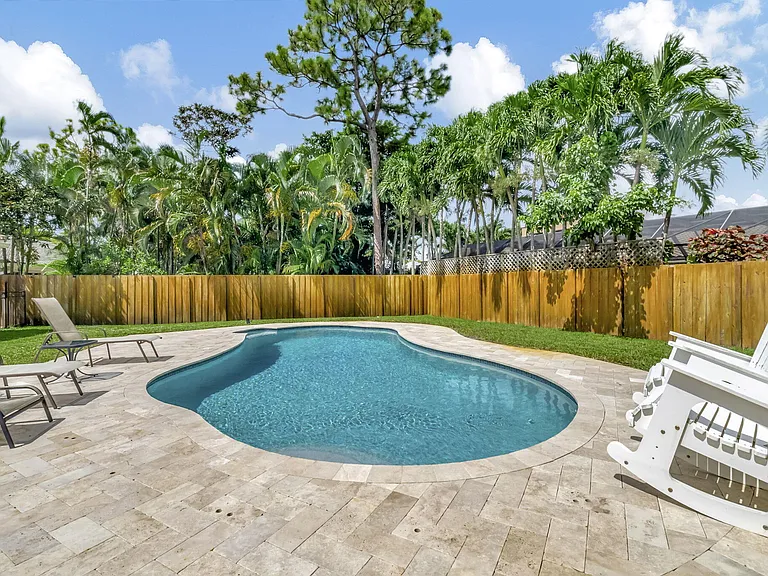 804 Foxpointe Cir — Photo 37