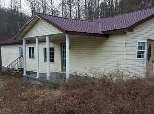 045 Halls Br, Whitesburg, KY 41858