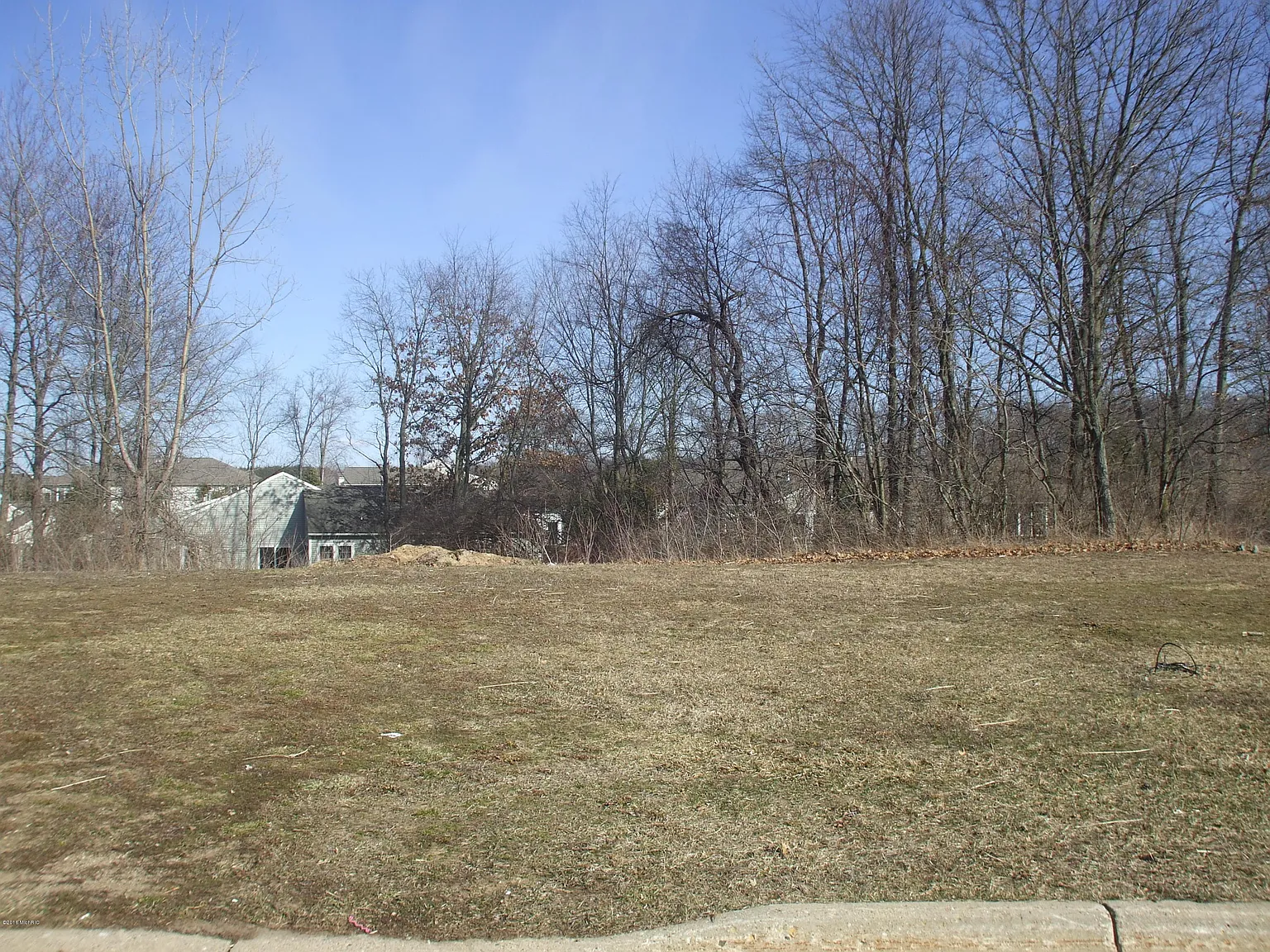 2612 Hunters Point photo 1