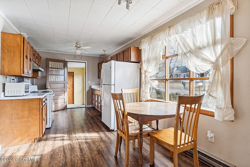 3rd image of 137-139 Cliff Street