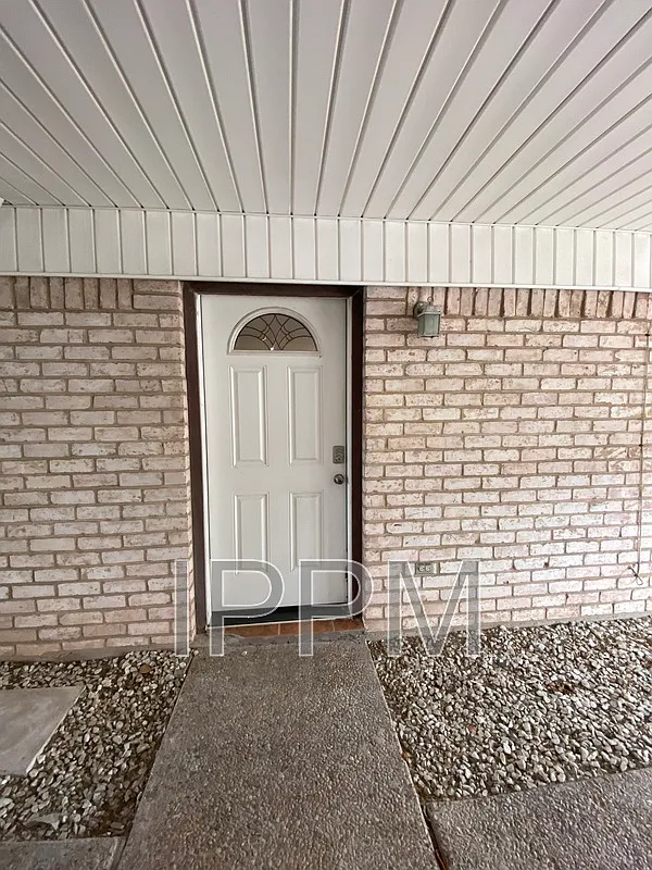 Building Photo - 1500 Palm Valley Dr #12