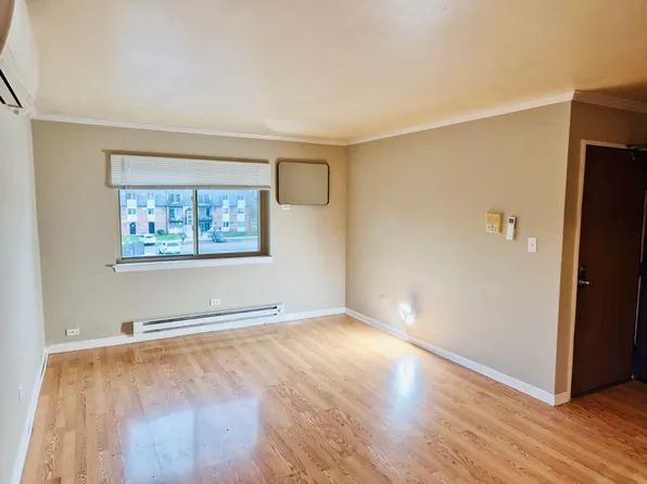 1810 N Green Ln S APT 3B, Palatine, IL 60074