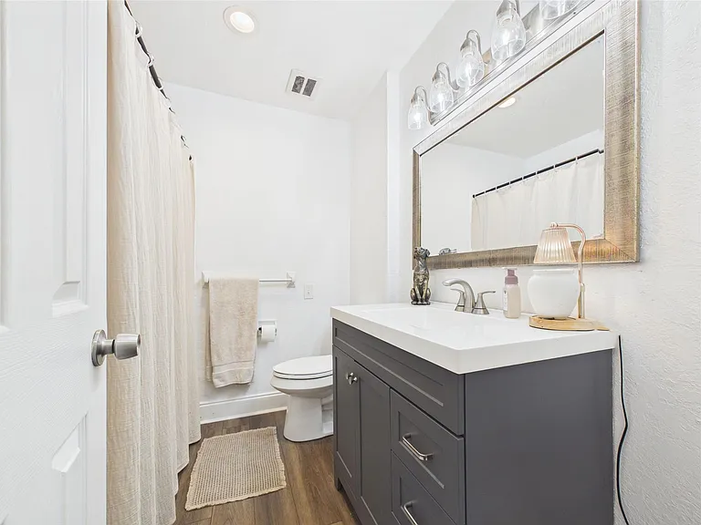 2612 Perry Ln — Photo 20