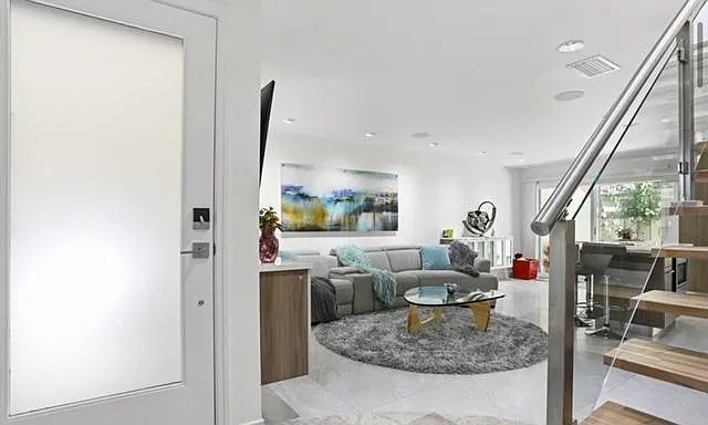 6544 N 7th Ave #8 — Photo 5
