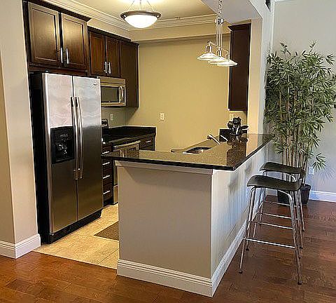 2nd image of 23191 Fashion Dr Unit 302