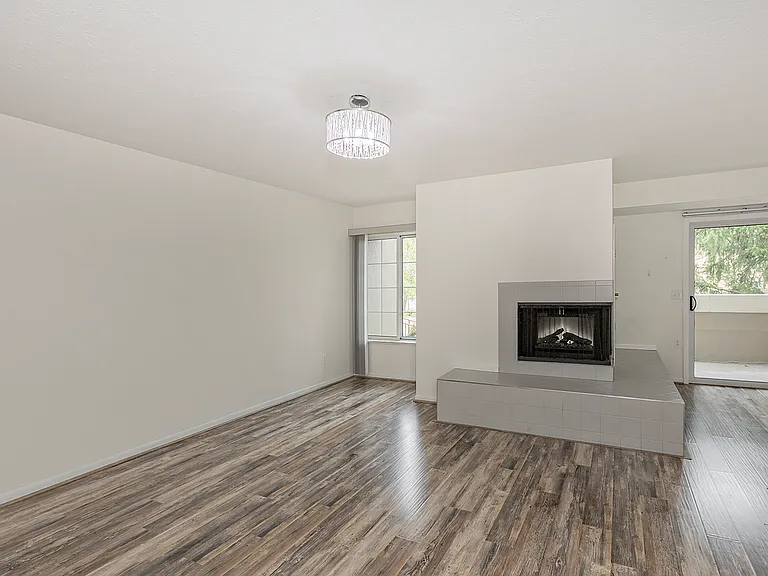 26101 Village Ln #107 — Photo 21
