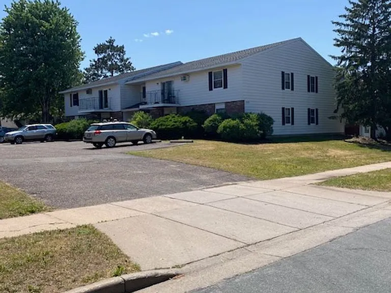3219 Brian St — Photo 1