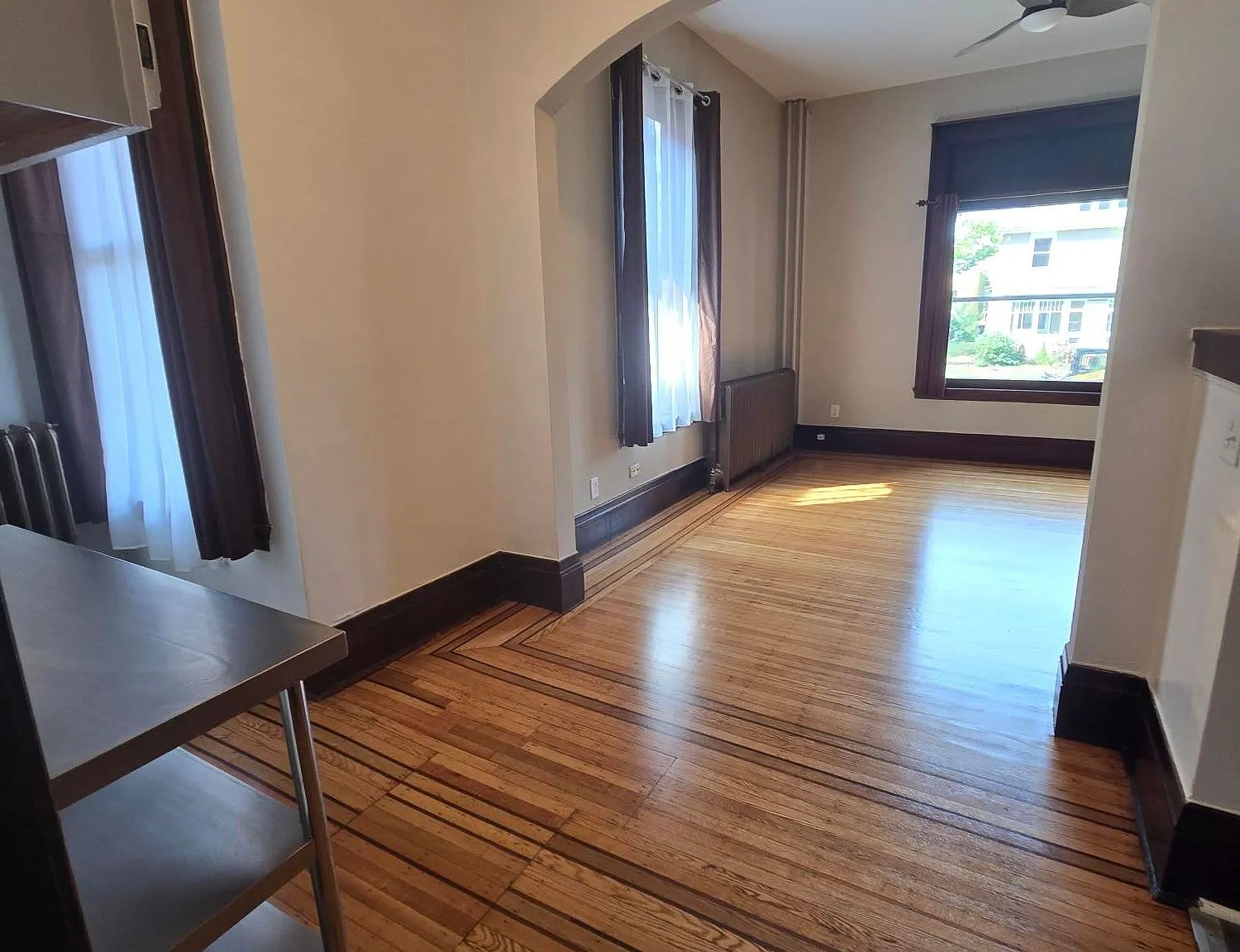 1 bed, 1.0 bath, 600 sqft, $1,295 — Photo 3