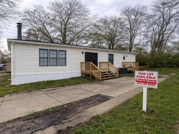 12 Deerwood Dr, Centralia, IL 62801