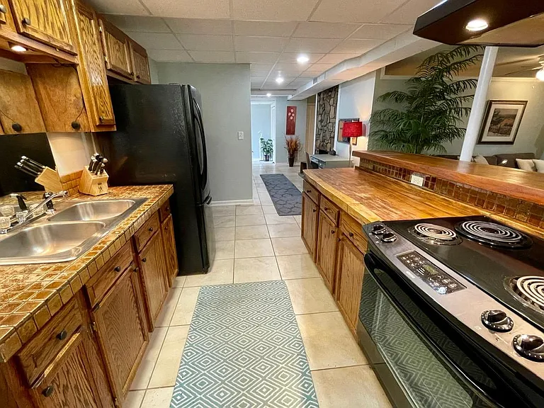 3542 Pleasant Valley Rd #LOWERLEVEL — Photo 6