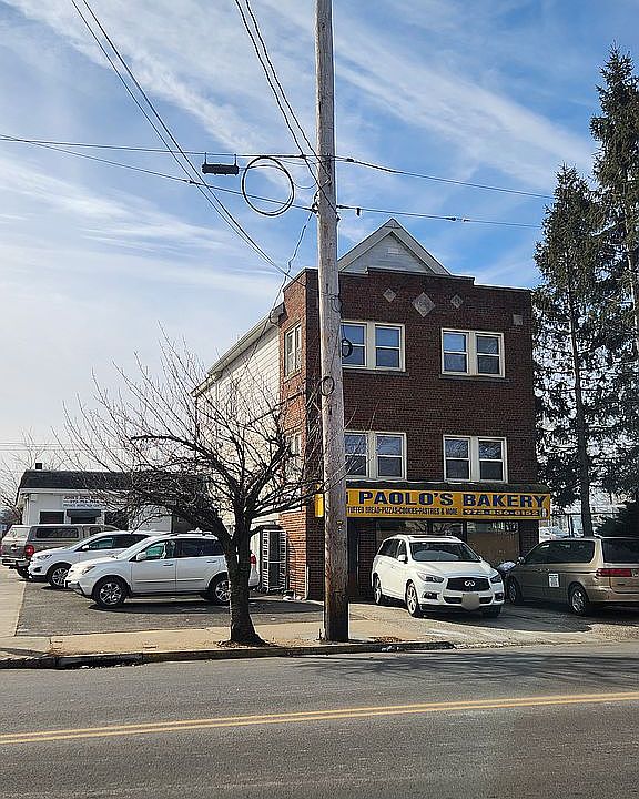 1st image of 25 Franklin St