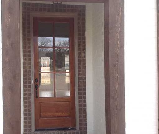 2nd image of 3119 Vineyard Dr S