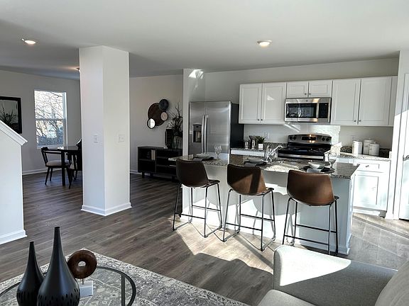 3rd image of 526 W Ganson St