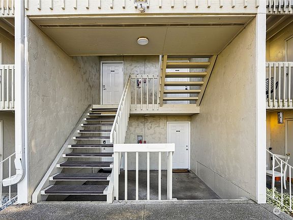 2nd image of 9474 Redmond-Woodinville Road NE #A203
