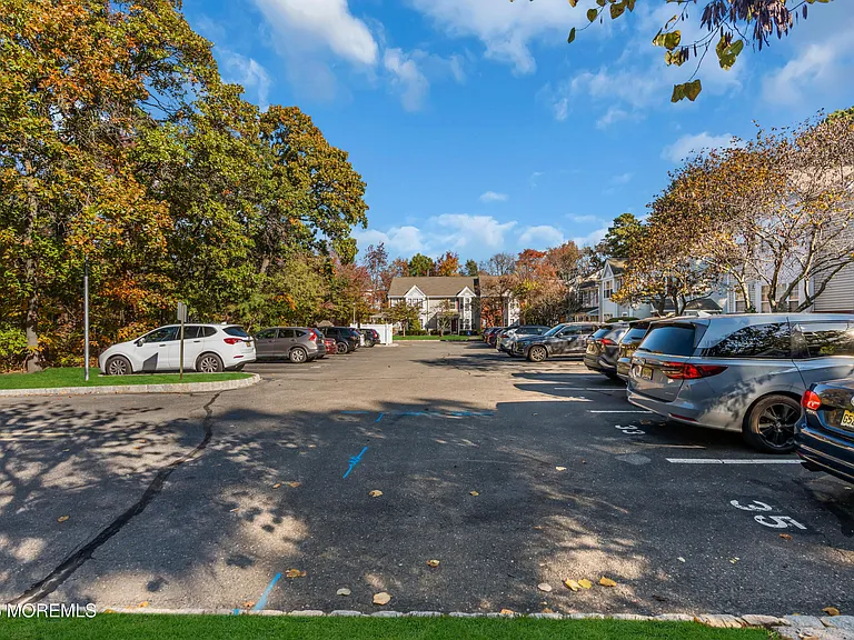 31 Lexington Ct — Photo 39