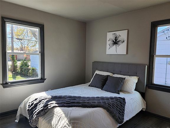 4th image of 11240 Saint Clement Ln
