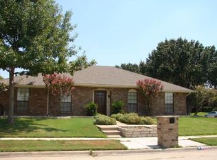 2804 Cambridgeshire Dr, Carrollton, TX 75007