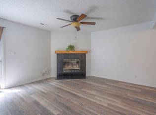 1829 NE Knollbrook St, Lees Summit, MO 64086