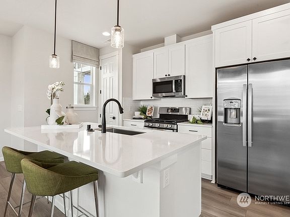 5th image of 15310 208th Avenue E #157