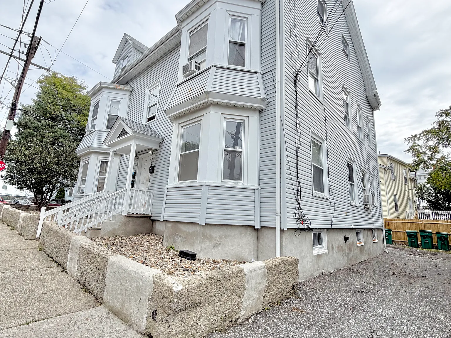 3 bed, 1300 sqft, $2,875 — Photo 1