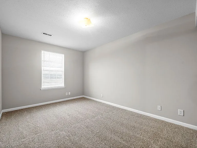 Northeast Dr -3884 — Photo 35