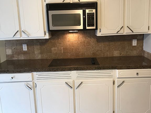 Upgraded microwave, cooktop