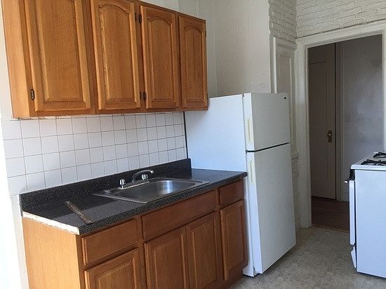 1st image of 2110 Westbury Ct APT 6L