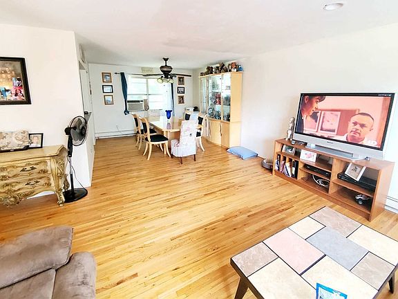 5th image of 100 Erie Ave