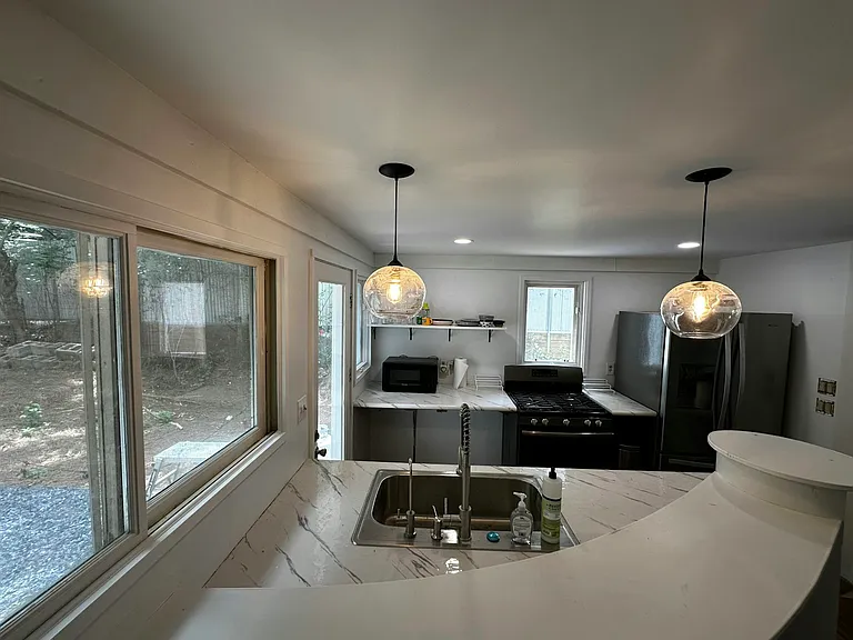 1211 Barnes St NW — Photo 6